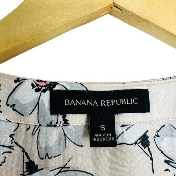 Banana Republic Floral Sleeveless Satin Blouse Size Small - Picture 5 of 5